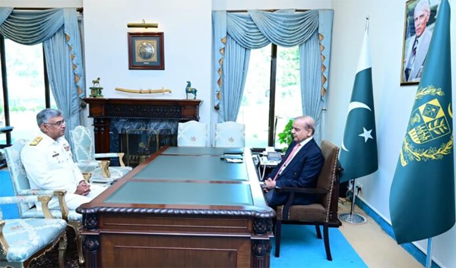 وزیرِ اعظم  سے چیف آف نیول سٹاف ایڈمرل نوید اشرف کی ملاقات