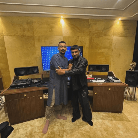 Honey Singh bonds with Pakistani Artist Faris Shafi