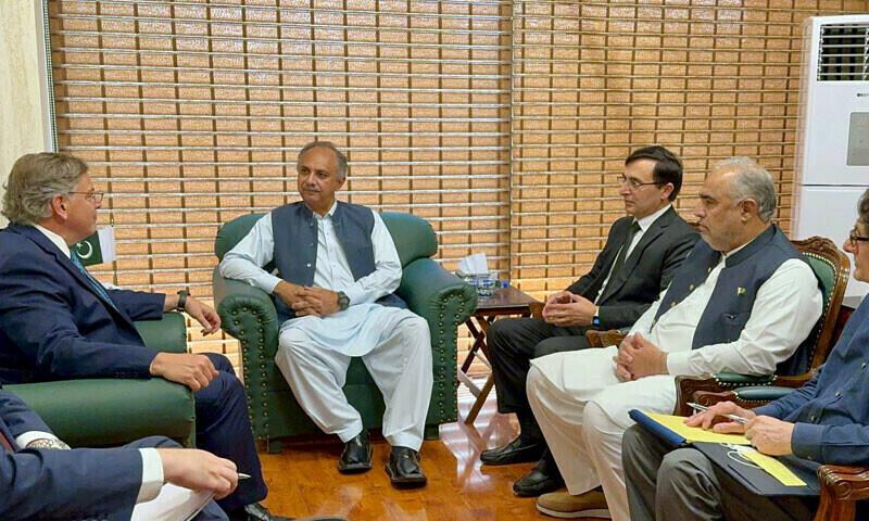 امریکی سفیر ڈونلڈ بلوم کی پی ٹی آئی رہنما اور اپوزیشن لیڈر عمر ایوب سے ملاقات