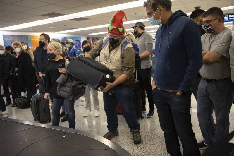 Omicron cases beat Delta peak amid US Christmas surge