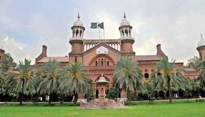 انٹرنیٹ بندش کیخلاف درخواست، عدالت کا وکیل کو ہدایات کیساتھ پیش ہونیکا حکم