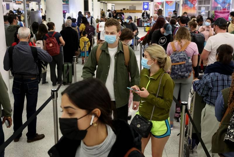 US airports in chaos as more than 2,700 flights cancelled