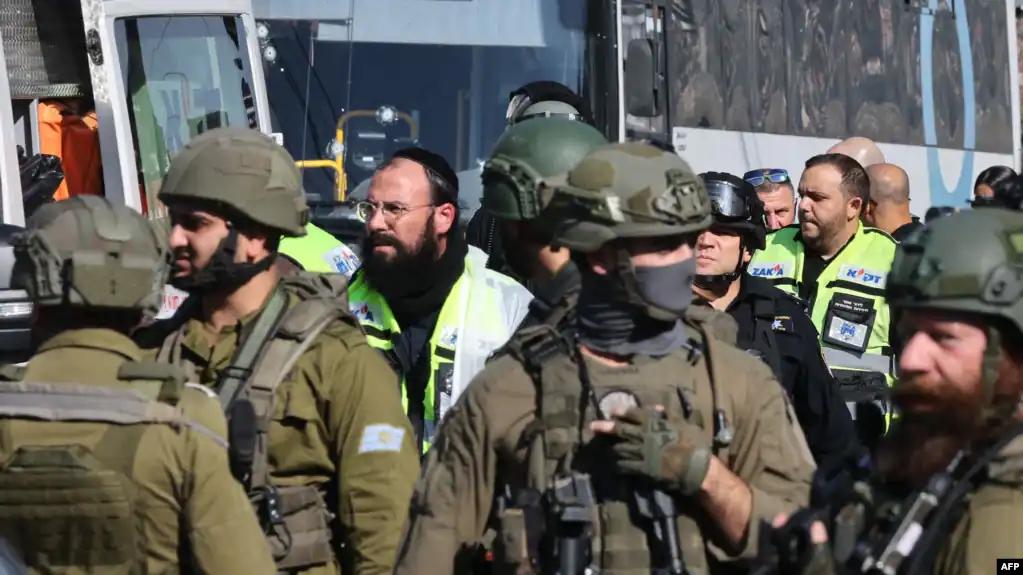 فلسطین:مغربی کنارے میں اسرائیلی فوج کی بس پر حملہ،3 فوجی ہلاک ،متعدد زخمی