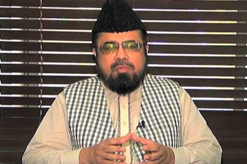 ‘Controversial’ Mufti Qavi offers to marry Rakhi Sawant with one condition