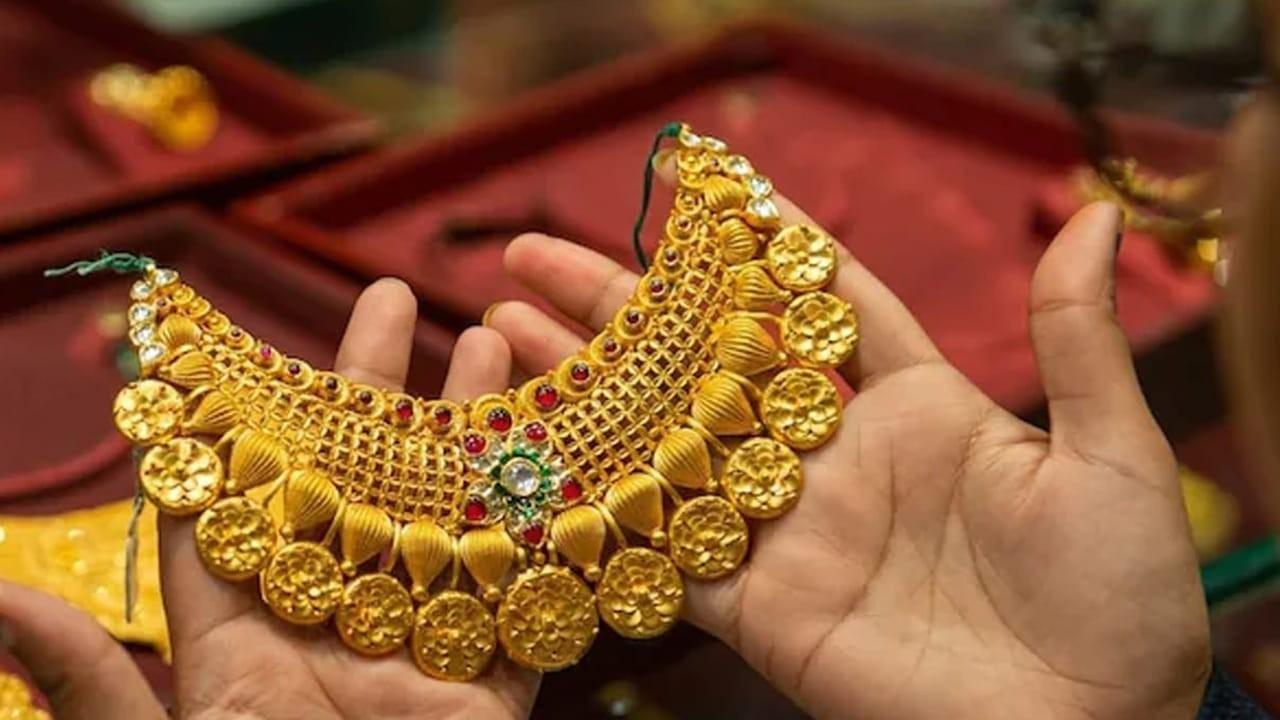 Gold prices jump by thousands across Pakistan