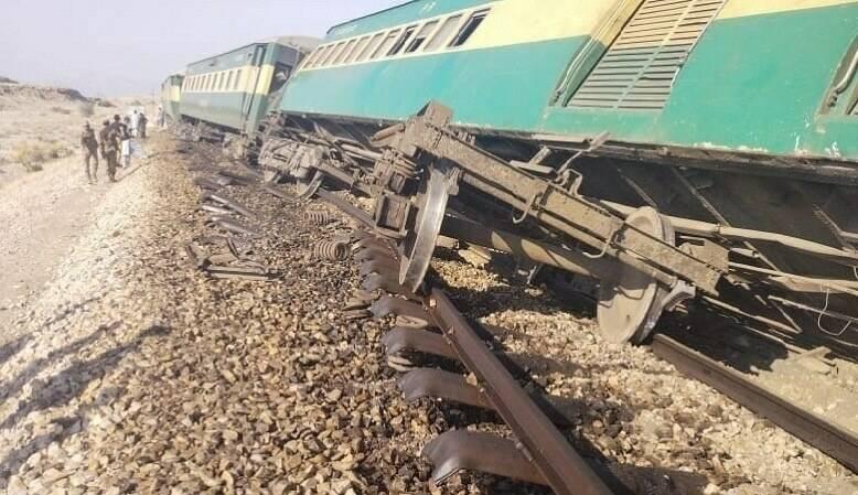 Six coaches of Jaffer Express derail after blast near Mastung