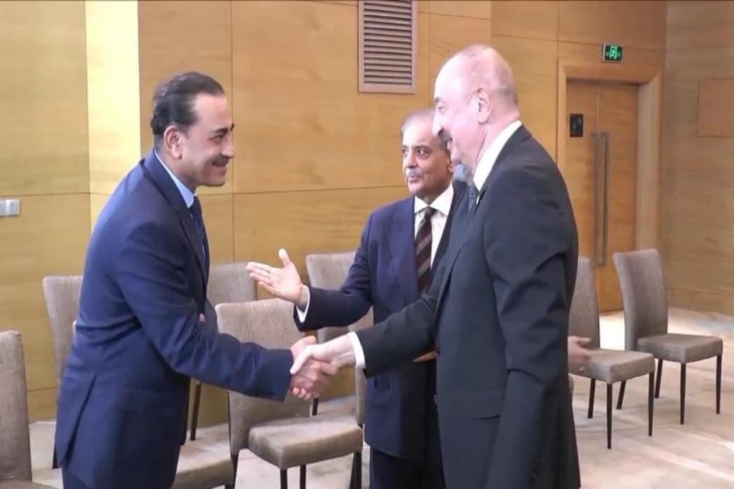شہباز شریف کی آذری صدرالہام علیوف سے ملاقات، دوطرفہ تعلقات سمیت مختلف شعبوں میں تعاون پر گفتگو