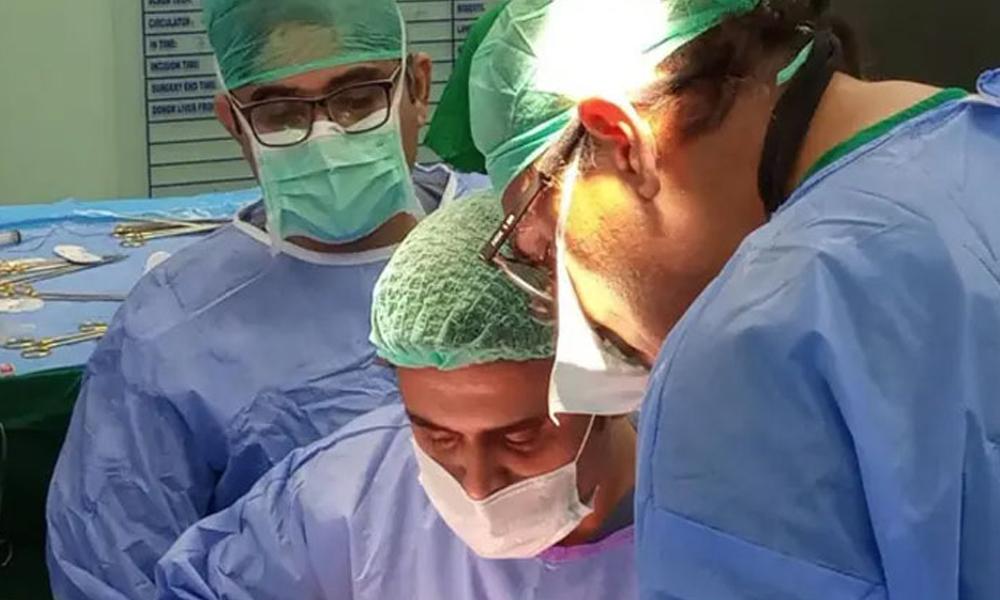 Pakistan's first successful cornea transplant restores sight to 2 soldiers
