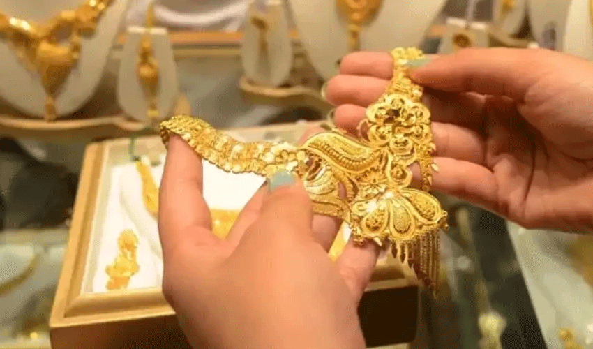 Gold price sees another surge today, per tola hits new high