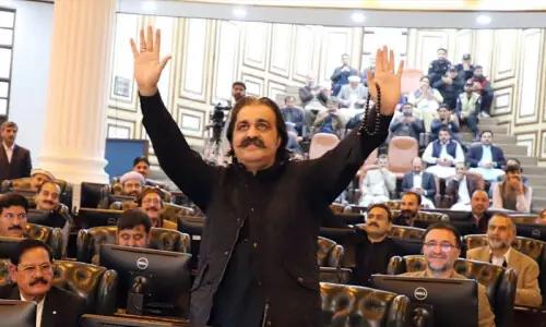 علی امین کا استعفیٰ تاحال منظور نہ ہو سکا، وزیراعلیٰ کو تحریک عدم اعتماد سے ہٹانے کی تیاری