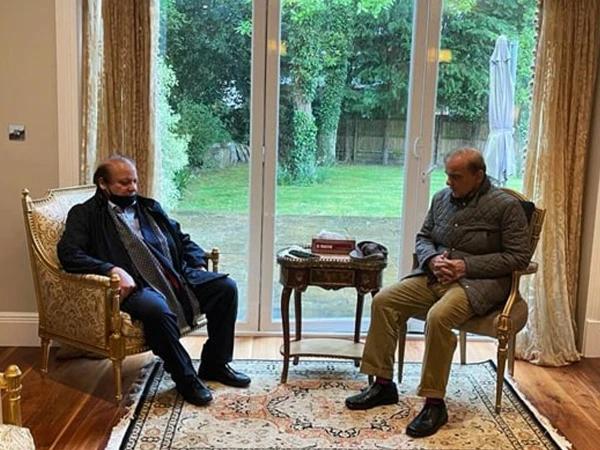 وزیراعظم اور نواز شریف کی جاتی امراء میں ملاقات، پاک افغان کشیدگی پرتفصیلی گفتگو