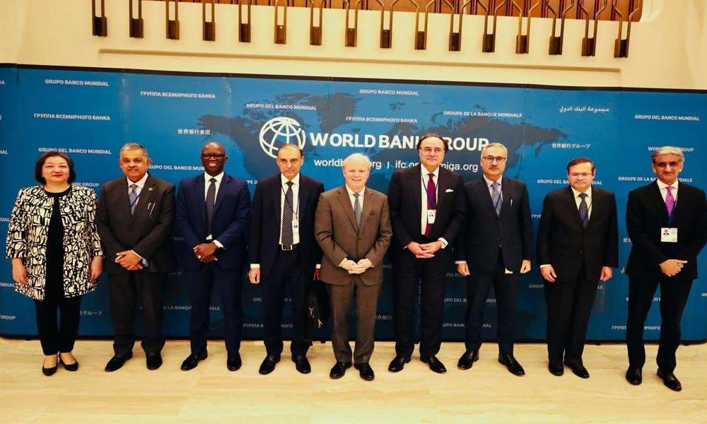 Pakistan strengthens ties with global financial institutions