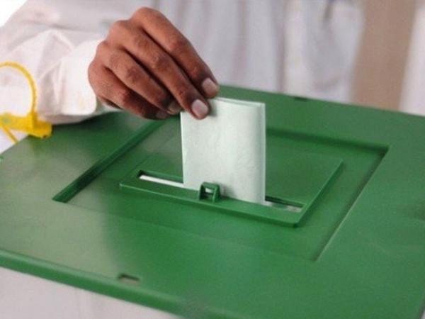 الیکشن کمیشن نے فیصل آباد اور ساہیوال کے پانچ حلقوں میں ضمنی انتخابات کا شیڈول جاری کردیا