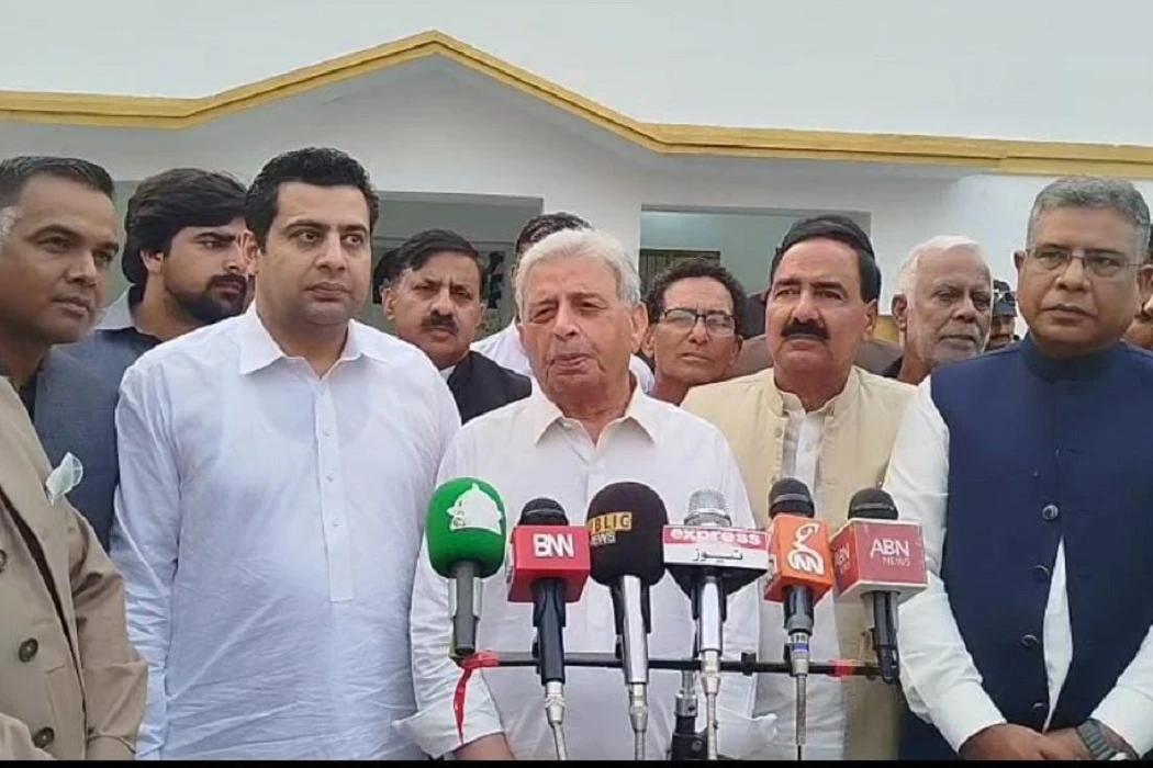 افغانستان، بھارت کی جنگ لڑ رہا ہے،اگر باز نہ آیا تو اس کا انجام زیادہ برا ہوگا،رانا تنویر حسین