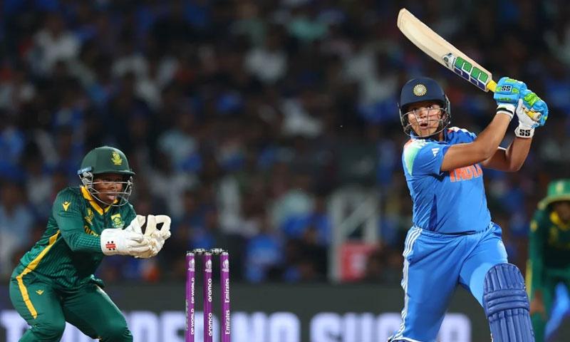 آئی سی سی ویمنز ورلڈکپ فائنل : بھارت کا جنوبی افریقہ کو جیت کیلئے 299 رنز کا ہدف