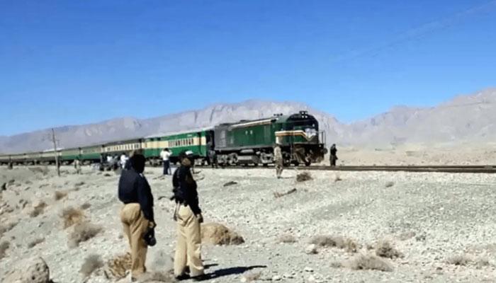 نصیرآباد : ریلوے ٹریک کو دھماکے سے اڑادیا گیا، جعفر ایکسپریس بال بال بچ گئی