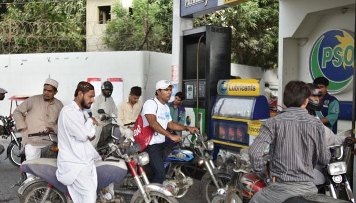 پیٹرول پر لیوی میں ایک 60 پیسےفی لیٹرکا اضافہ