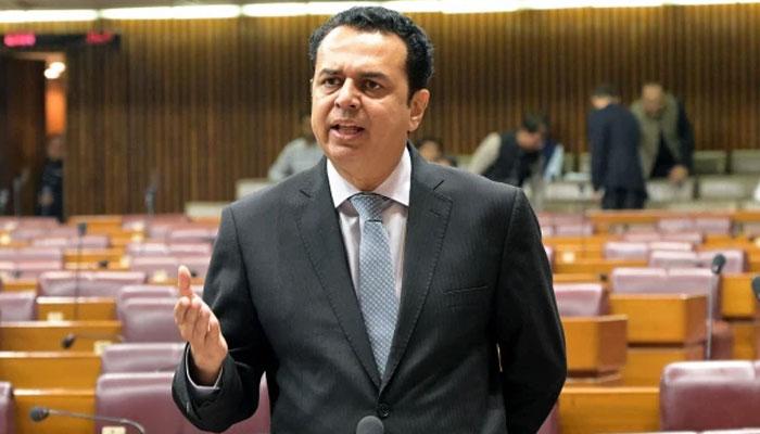 کسی قیدی کو اتنی ملاقاتوں کی اجازت نہیں ملی جتنی بانی پی ٹی آئی کو دی گئی ، طلال چوہدری