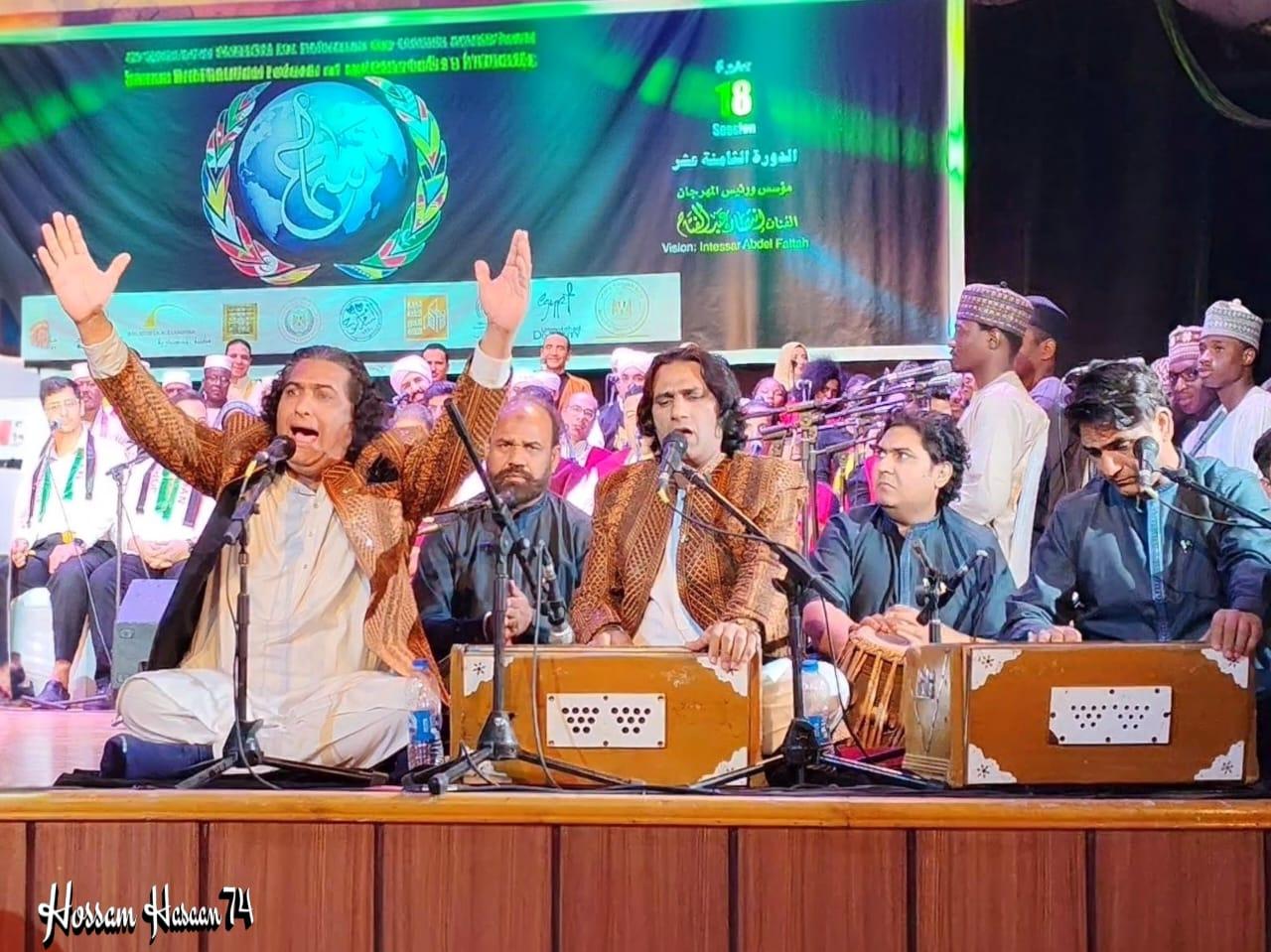 معروف قوال بدر علی اور بہادر علی برادران جاپان میں اپنی شاندار پرفارمنس کا مظاہرہ کرنے کے بعد اب قاہرہ پہنچ گئے