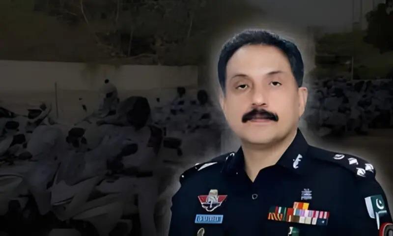 سانحہ گل پلازہ : ڈی آئی جی ٹریفک کراچی پیر محمد شاہ کوعہدے سےہٹا دیا گیا