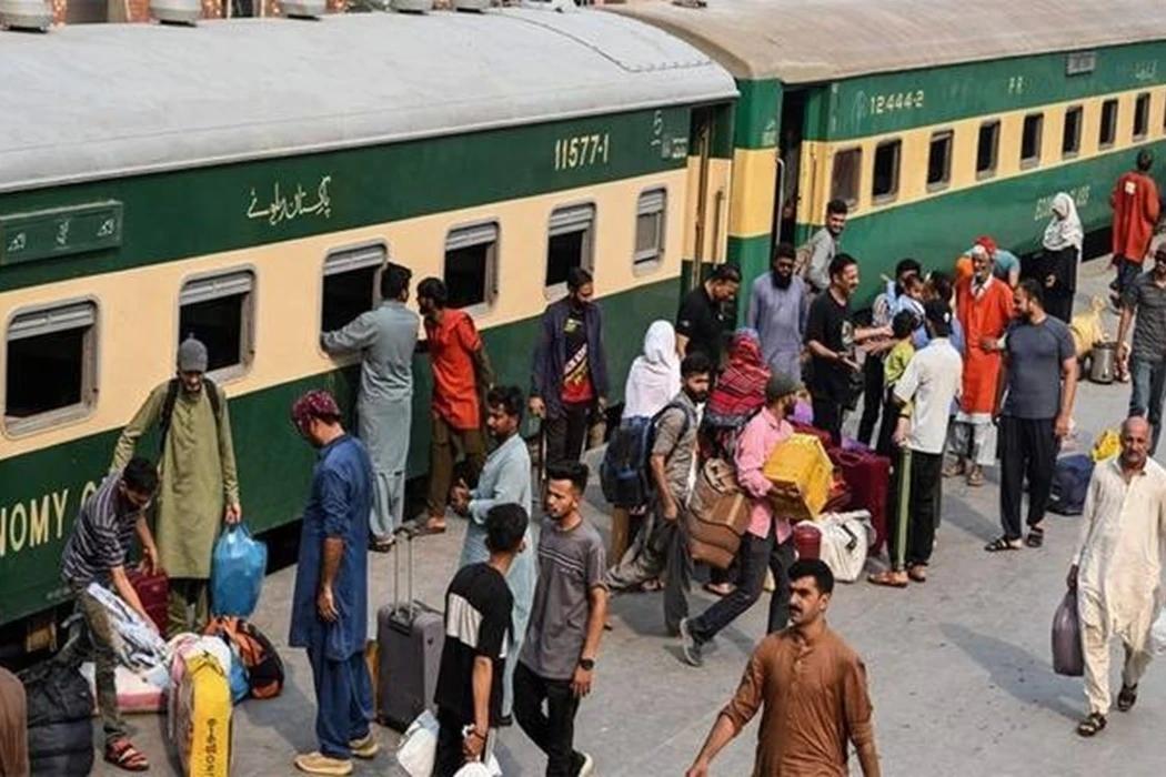 پاکستان ریلویز کو عید کے تین دنوں میں مسافر ٹرینوں سے ریکارڈ آمدن حاصل کر لی