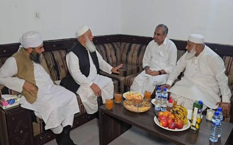 وزیر داخلہ محسن نقوی کی رائیونڈ عالمی تبلیغی مرکز آمد، بھارت اور بنگلہ دیش سےآئے اکابرین سے ملاقات