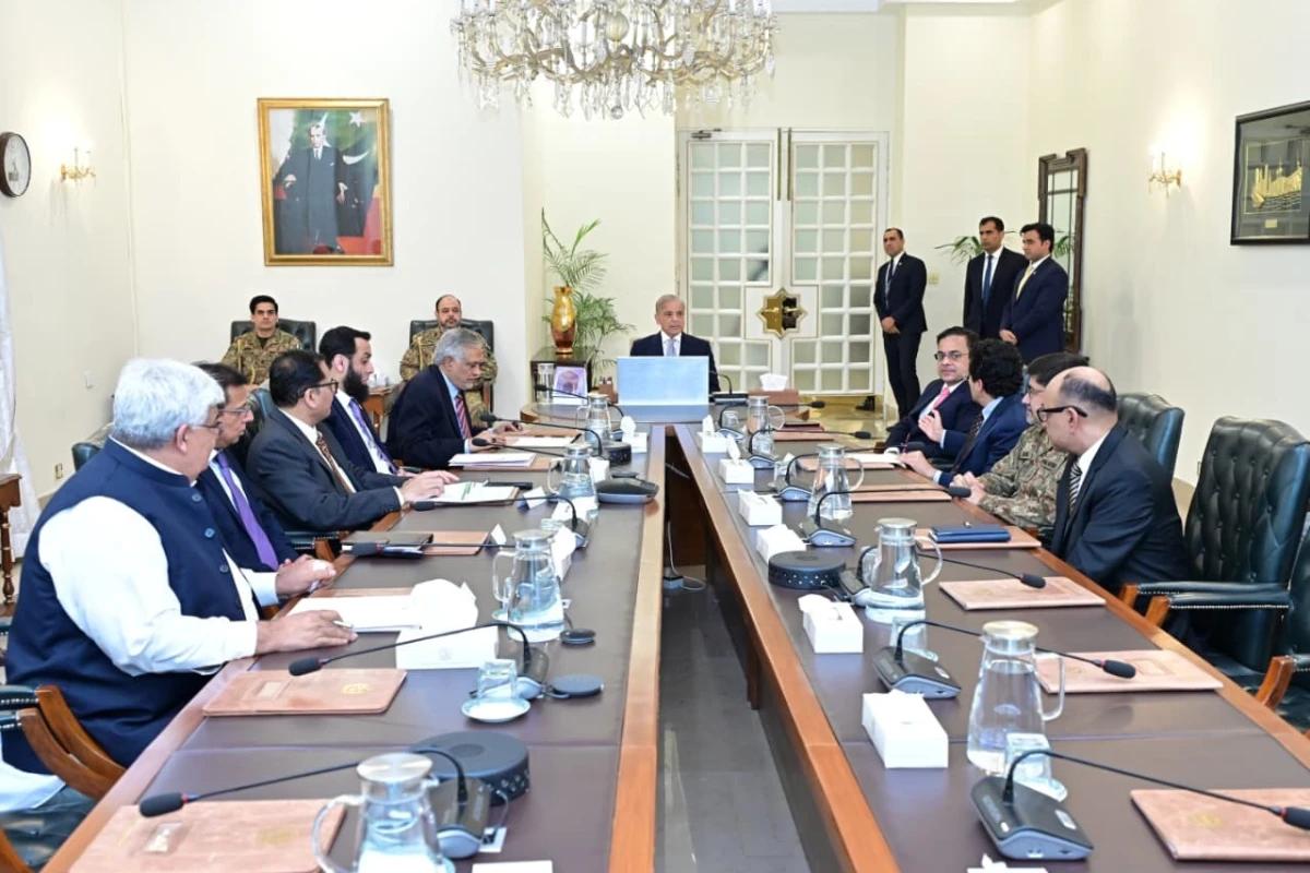 تیل خائر کی مستقل نگرانی اور بہتر حکمت عملی کی وجہ سے تیل کی کمی کا بحران پیدا نہیں، وزیر اعظم