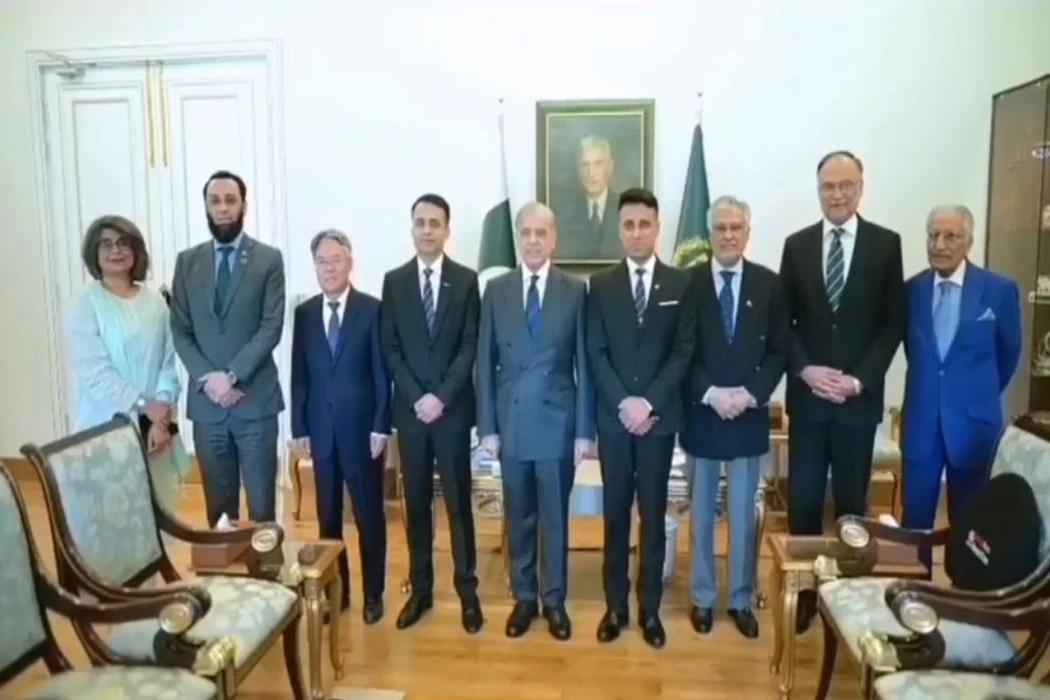 ویرِ اعظم سے چین کے انسانی خلائی مشن پر جانے والے پاکستانی خلا بازوں کی ملاقات