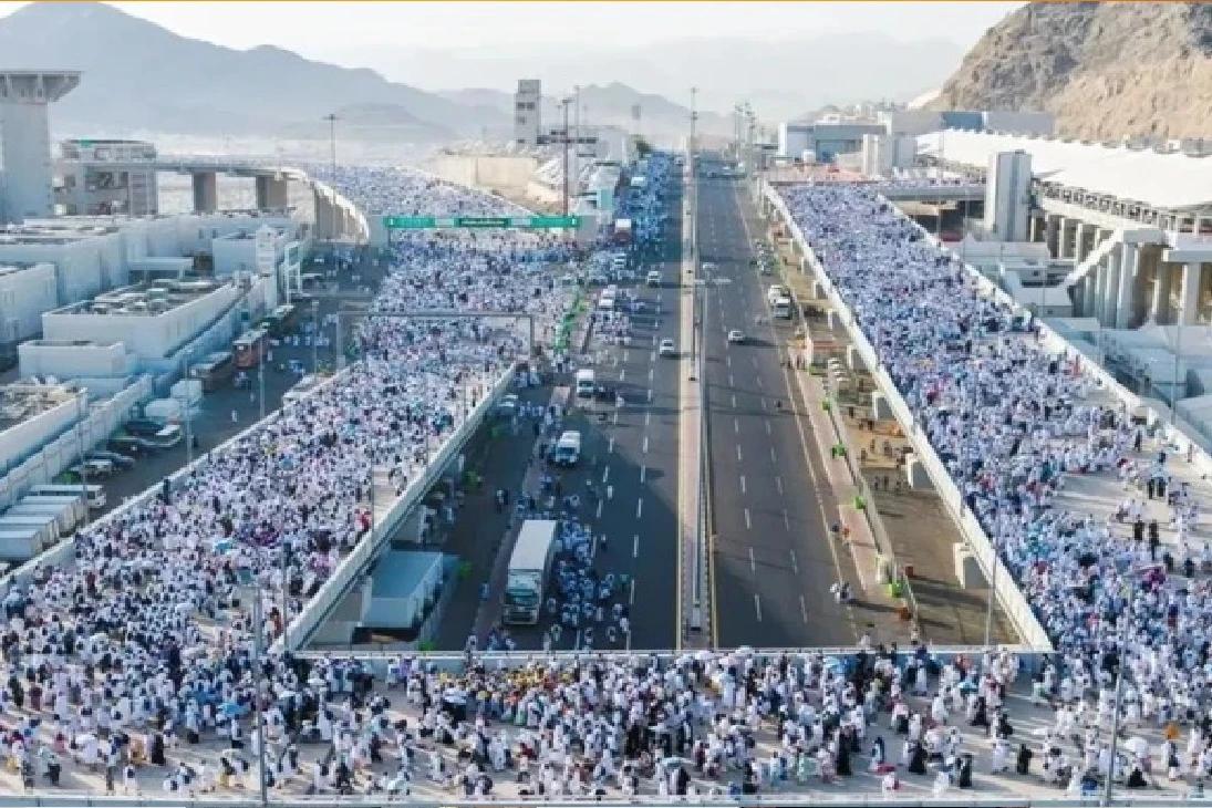لبیک اللھم لبیک!مناسک حج کا باقاعدہ آغاز ہوگیا،عازمین حج منیٰ پہنچ رہے ہیں، وقوفِ عرفہ کل ادا کیا جائے گا