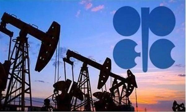 Oil jumps more than 2pc after US attack on Iran's Larak Island