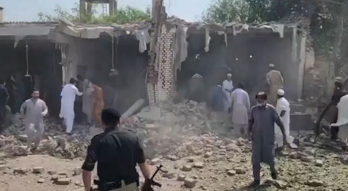 کوہاٹ پولیس لائنز میں نماز جمعہ کے دوران خودکش دھماکا، پولیس اہلکاروں سمیت 16 افراد شہید، متعدد زخمی