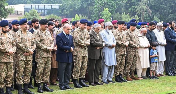 Funeral prayers of two martyred officers of Mushshak crash offered at Chaklala Garrison