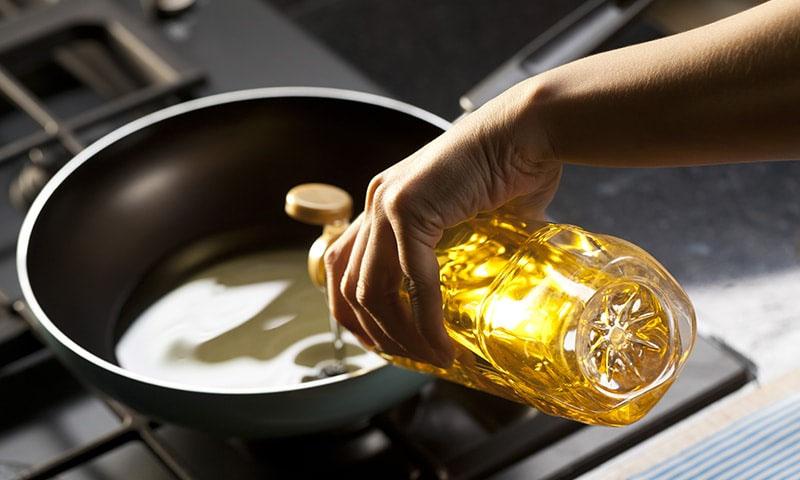 تیل، گھی، ٹماٹر، آٹا، دودھ، چاول اور گوشت سمیت 20 اشیا مہنگی ہو گئیں