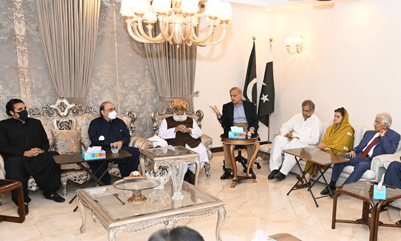 حکومتی اتحاد کا حمزہ شہباز کو بچانے اور اسمبلی کی مدت پوری کرنے کا فیصلہ