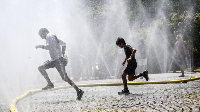UK breaches 40C for first time, heat records tumble in France