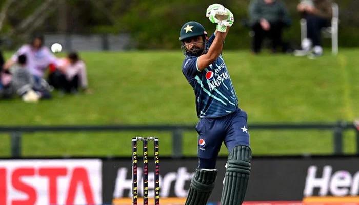 سہ ملکی ٹی ٹوئنٹی سیریز : پاکستان نے بنگلہ دیش کو7 وکٹوں سے شکست دے دی