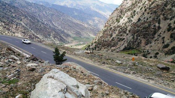 One killed, four injured as tourist car falls into ditch in Chilas