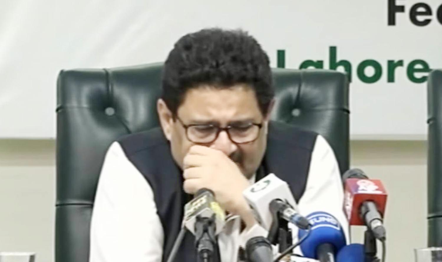 اسحاق ڈار کی حکمت عملی سے پاکستان کو بڑا نقصان ہوا: مفتاح اسماعیل