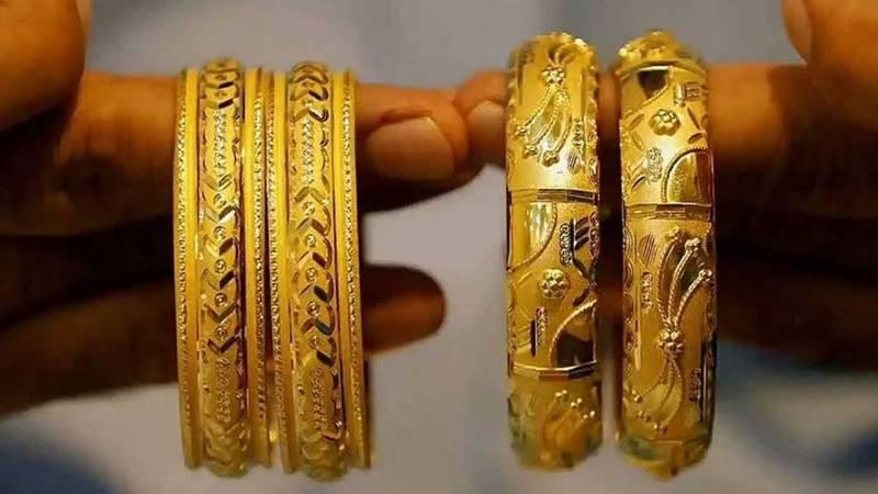 Gold price goes up by Rs1100 per tola in Pakistan