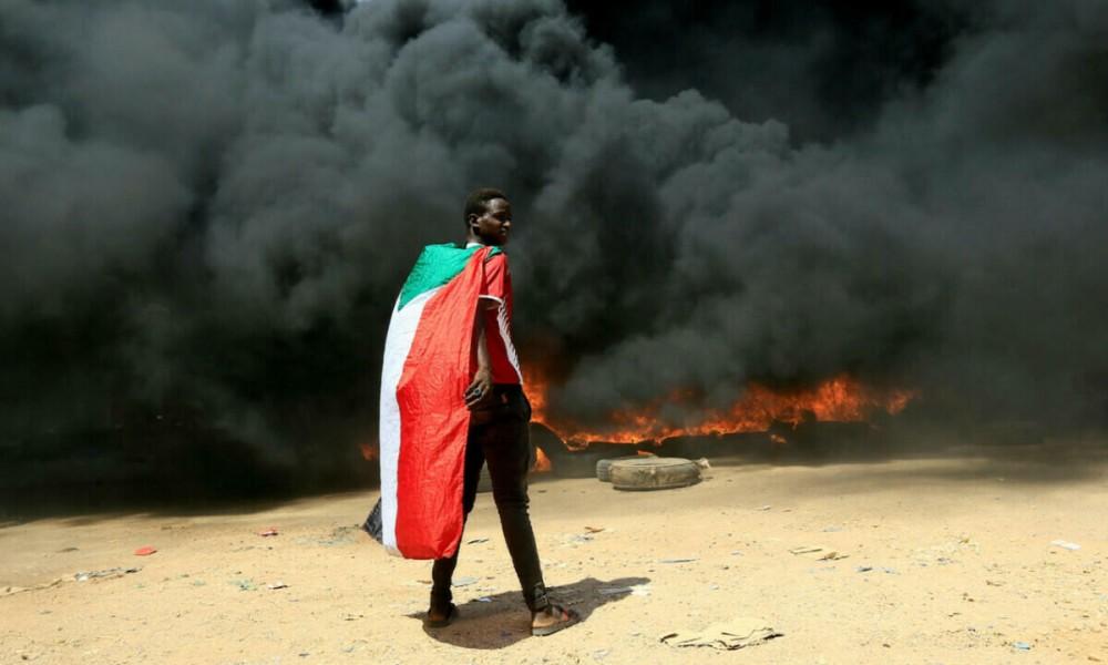 سوڈان میں فوجی بغاوت، وزیراعظم گھر میں نظر بند