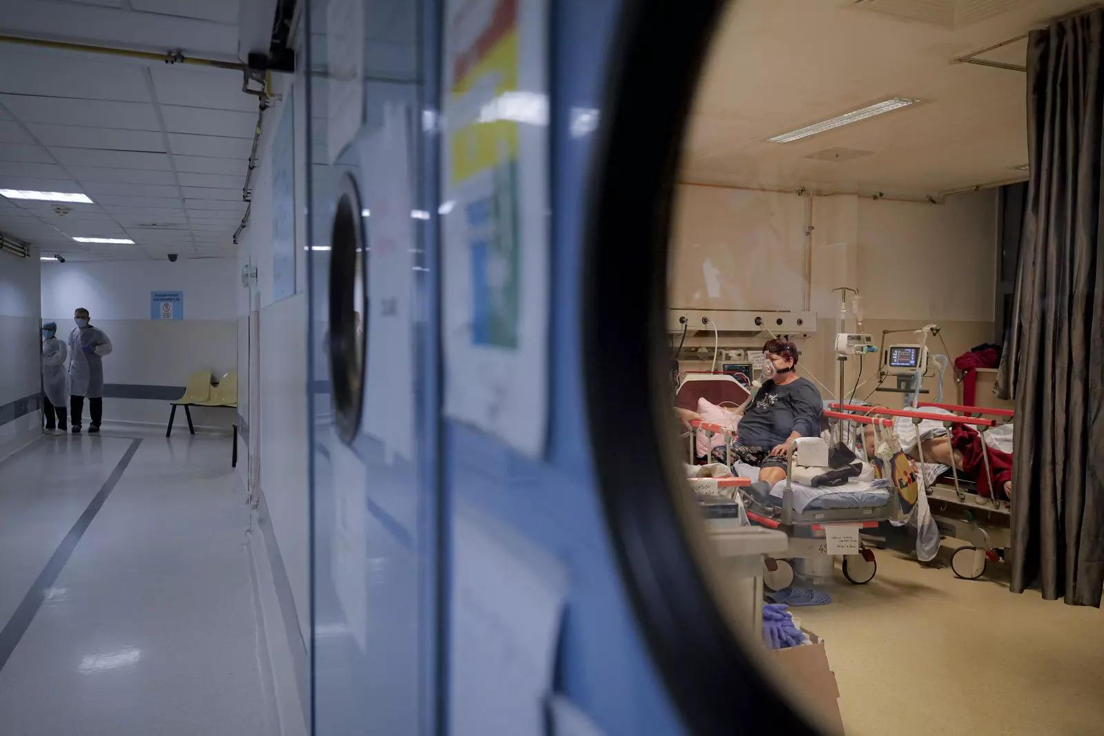 Global COVID-19 death toll surpasses five million