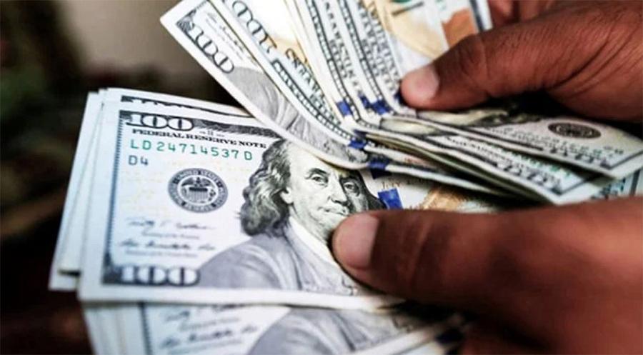 انٹر بینک میں روپے کے مقابلے میں ڈالر کی اونچی اڑان