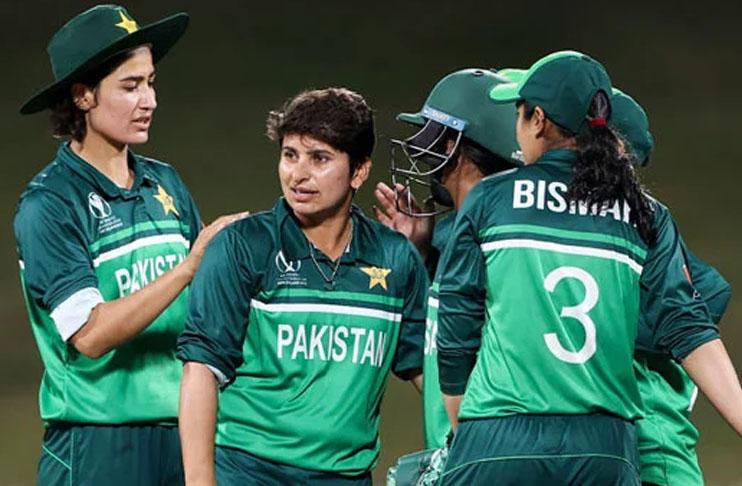 PCB announces first-ever domestic contracts for women cricketers