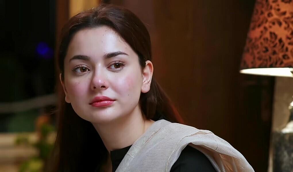 ہانیہ عامر نے شاہ رخ خان کے شاندار سٹائل پر ویڈیو بنادی،ویڈیو سوشل میڈیا پر وائرل