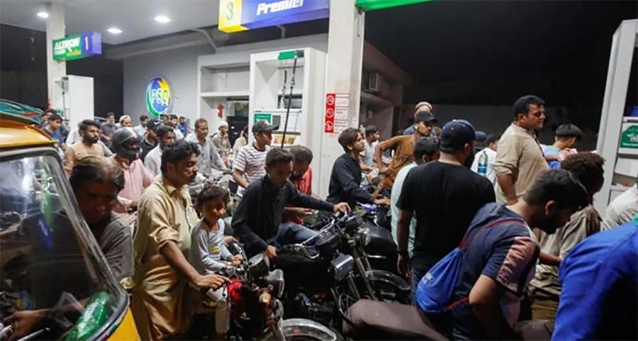 پٹرول اور ڈیزل پر ساڑھے 3 روپے مارجن بڑھادیا گیا