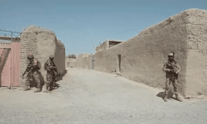 پاک فوج و دیگر اداروں کی ملکی سطح پر اسمگلروں کے خلاف بڑے پیمانے پر کریک ڈاؤن جاری