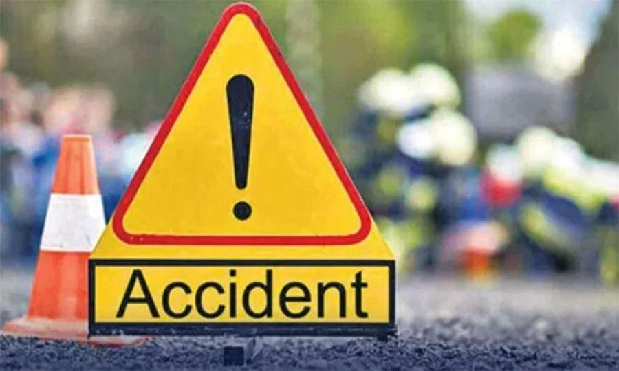 ڈی جی خان میں مسافر بس کو حادثہ، 4 افراد جاں بحق، 25 زخمی