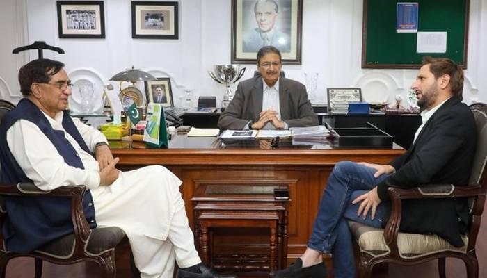 چیئرمین پی سی بی مینجمنٹ کمیٹی ذکا اشرف سے شاہد آفریدی کی ملاقات