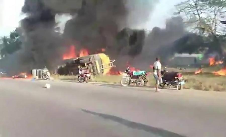 وسطی لائبیریا میں ٹینکر ٹرک کے پھٹنے سے 40 سے زائد افراد کی ہلاکت کا خدشہ