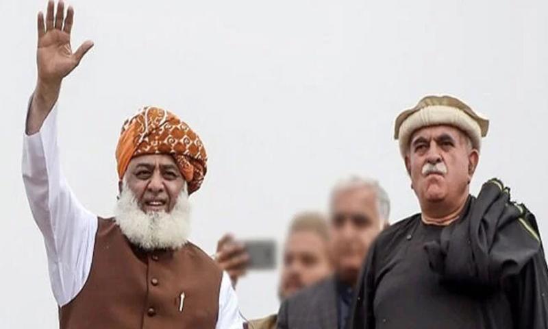 محمود خان اچکزئی حلقہ این اے 265سے مولانا فضل الرحمان کے حق میں دستبردار